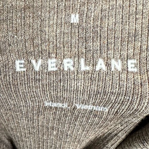 NWOT Everlane The Supima® Micro-Rib Turtleneck Washed Heathered Fatigue M - Picture 12 of 13